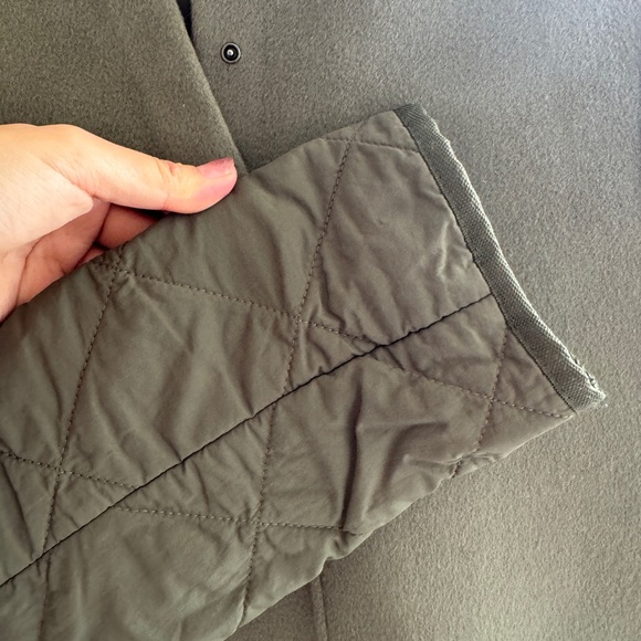 Authentic Quilted Burberry Jacket - Picture 13 of 16